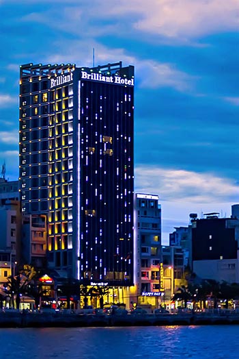 Khách sạn Brilliant Hotel Danang